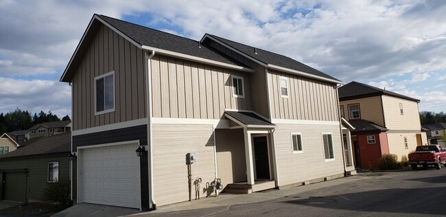 Clean, cozy, home in a quiet neighborhood - 1121 Sundial Ln
