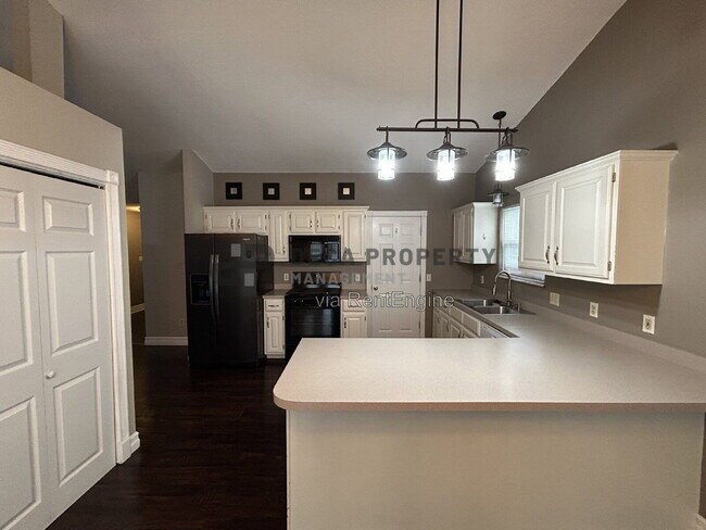 Foto del edificio - 4175 Whitehall Dr