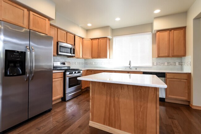 Foto del edificio - 6712 47th Pl NE
