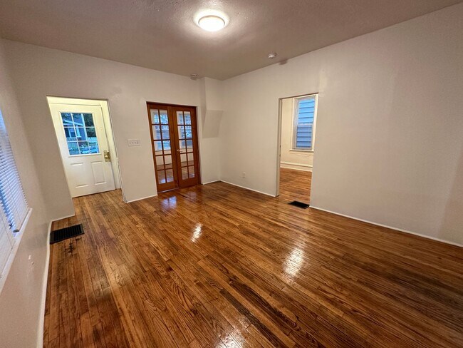 Foto del edificio - 748 Chatham NW
