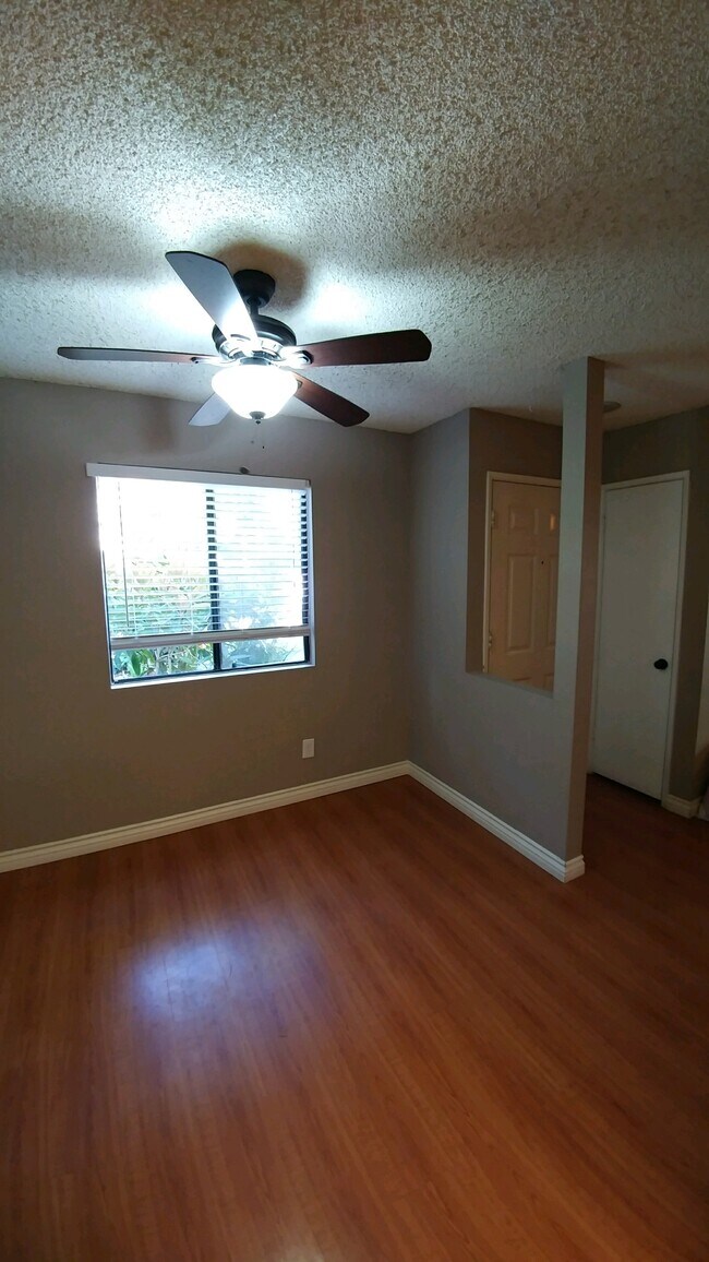 Building Photo - 9459 Fairgrove Ln