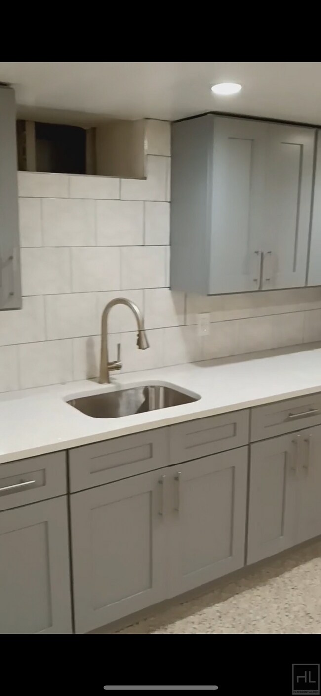 Foto del edificio - 0 bedroom in BROOKLYN NY 11234