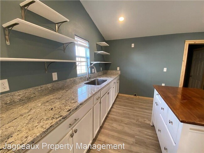 Foto del edificio - 2 br, 1.5 bath House - 908 18th St