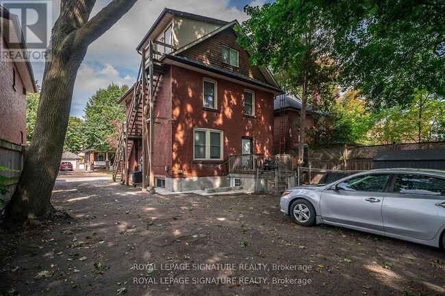 Building Photo - 295 Arthur St