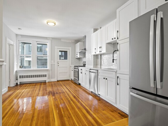 Foto del edificio - 131 Cottage St