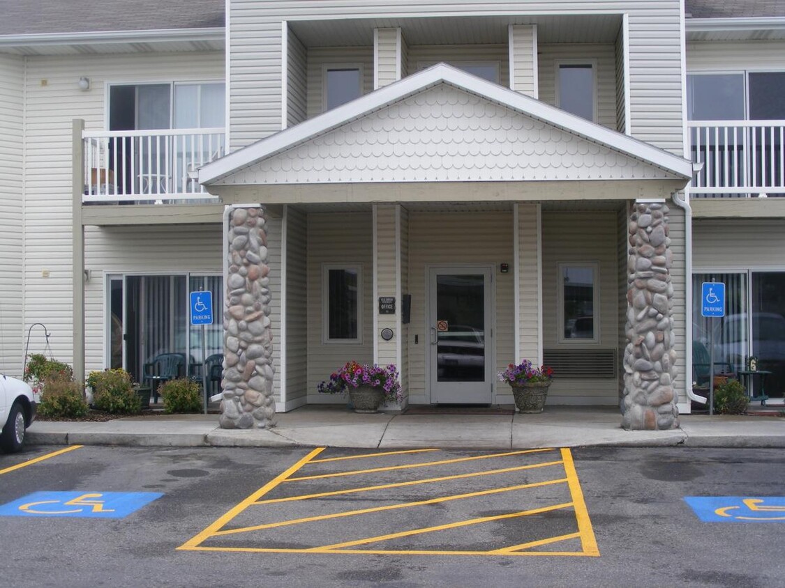 Foto principal - Elk Creek Senior Apartments 55+