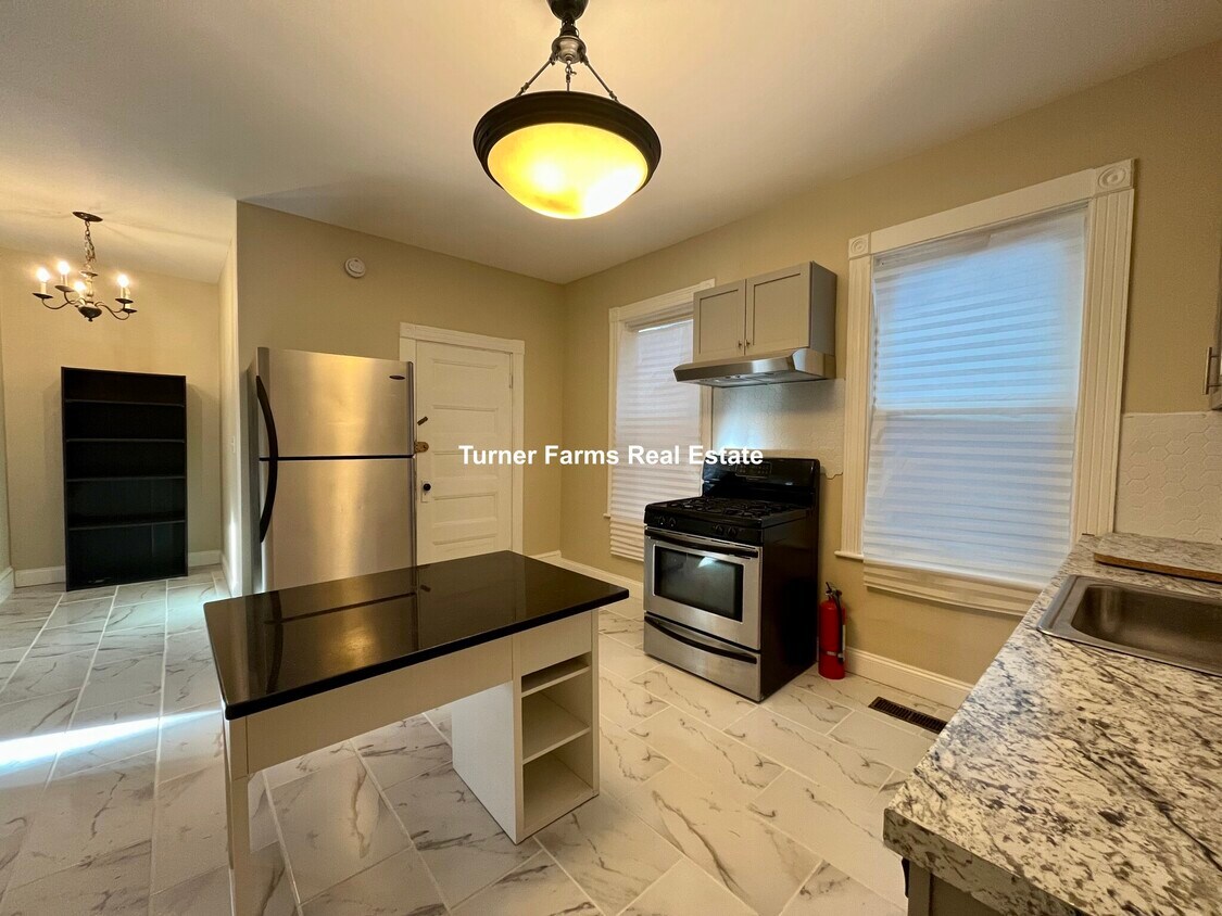 Foto principal - 10 Bucknam St