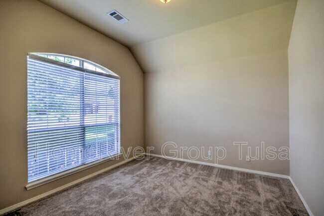 Foto del edificio - 9830 East 119th Pl S