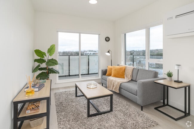2BR, 2BA - 779SF - Living Room - University Heights