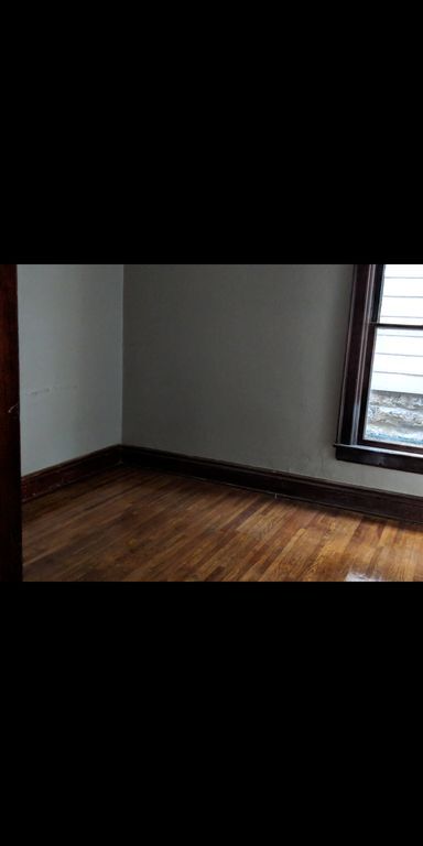 Building Photo - 27 Colton Ave