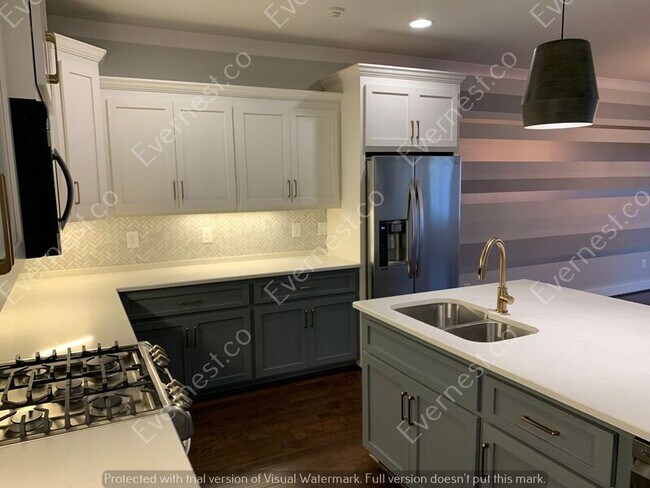 Building Photo - 423 Sunbelt Dr