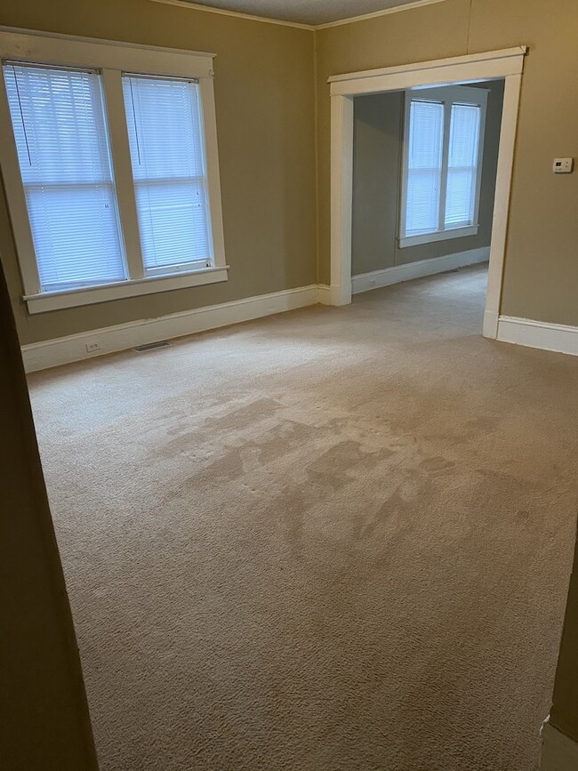 Dining Area - 916 Dillard St