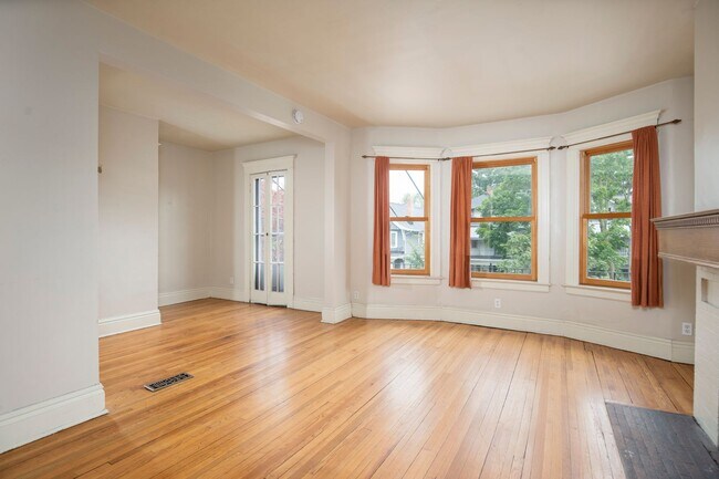 Building Photo - 75 Inwood Pl
