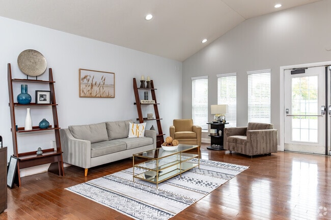 Clubroom - Sunbury Commons