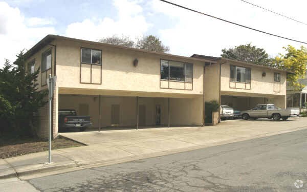 Building Photo - 711 Talbart St