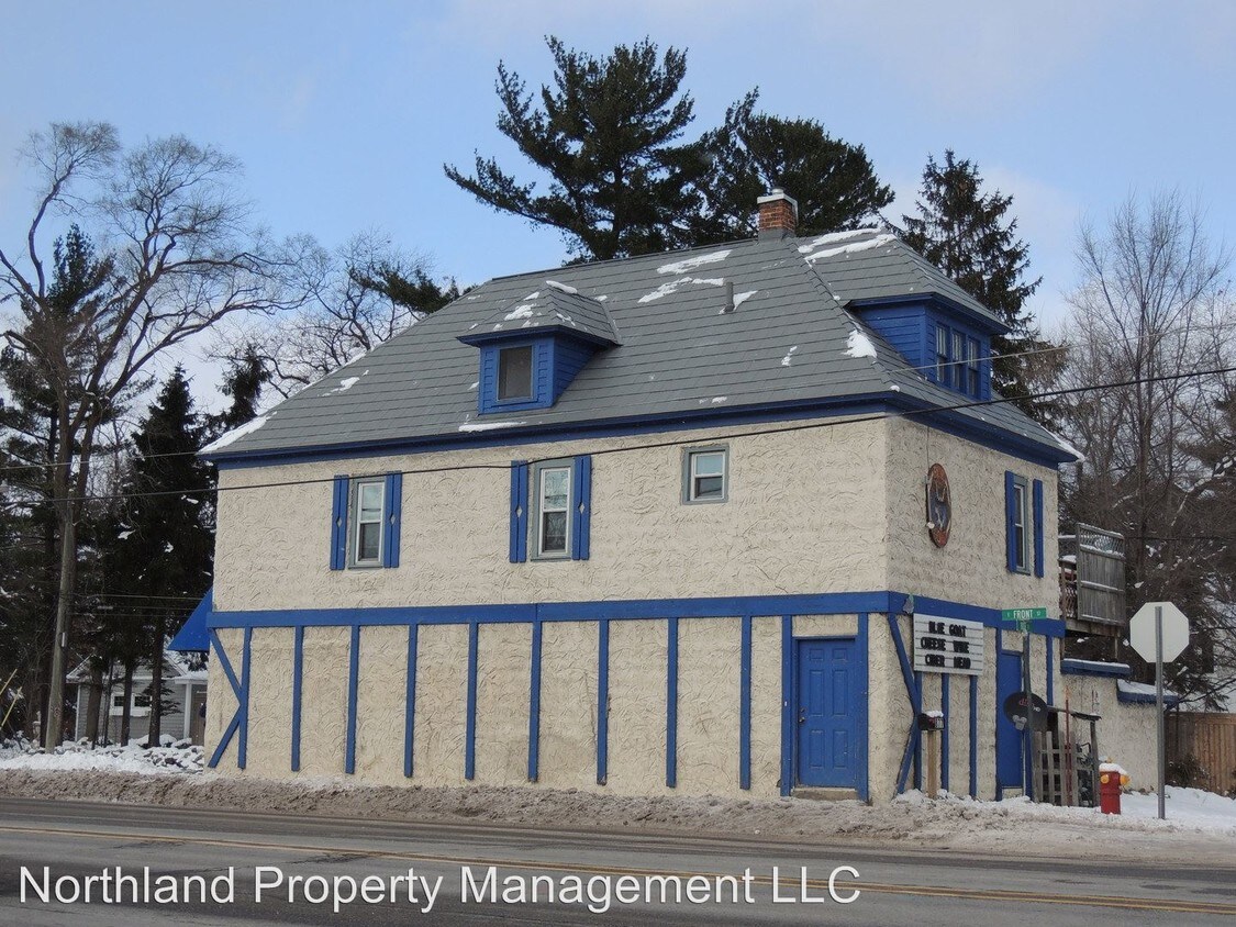 Foto principal - 875 E Front St
