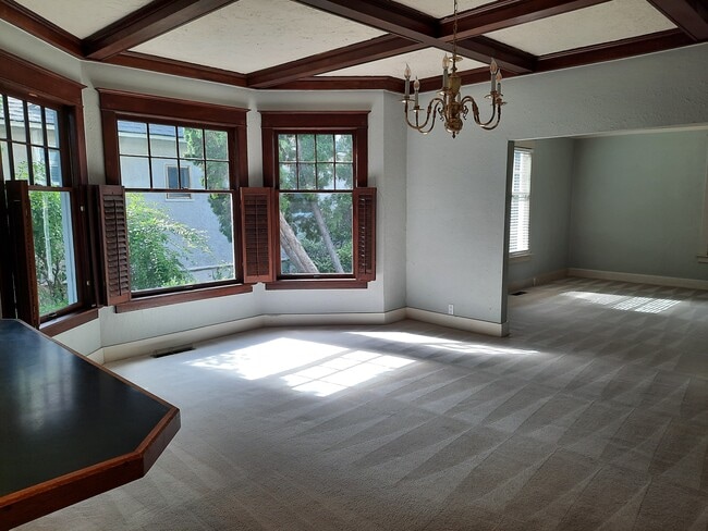 Building Photo - 145 S Franklin Ave