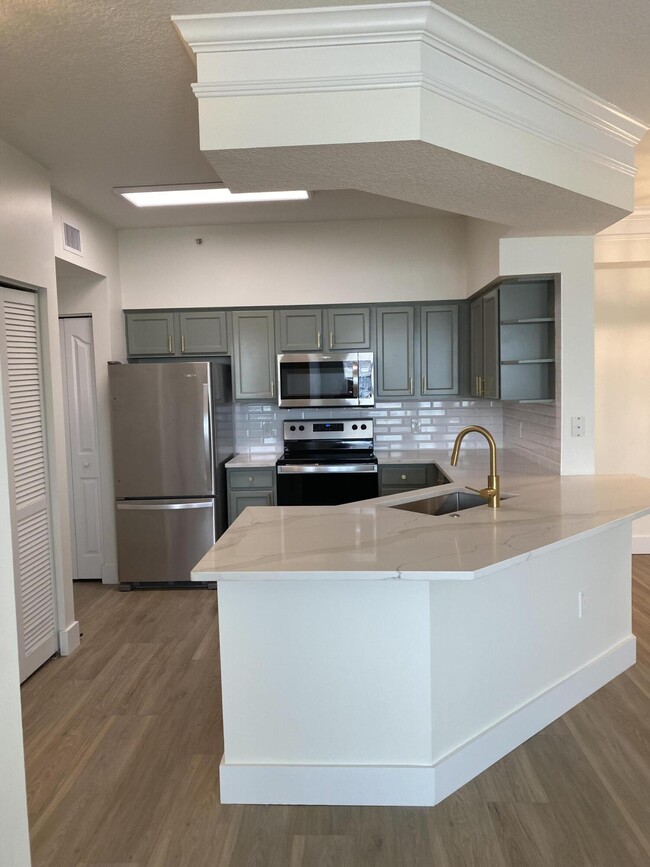 Foto del edificio - 9887 Baywinds Blvd