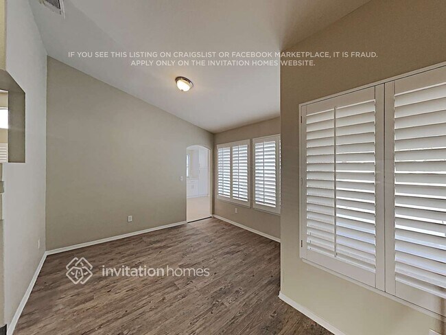 Foto del edificio - 4512 Crimson Leaf Dr