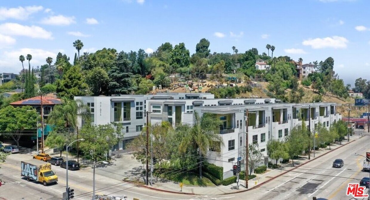 Foto principal - 2395 Silver Lake Blvd