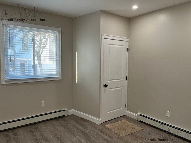 Foto del edificio - 97 Cottage St