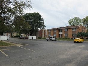 Building Photo - Bruce Court