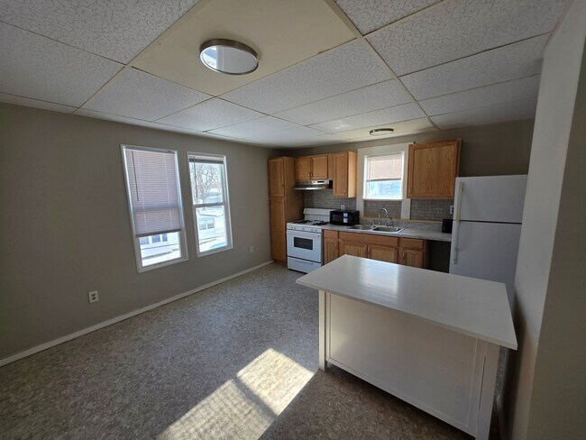 Foto del edificio - 308 E Clark St