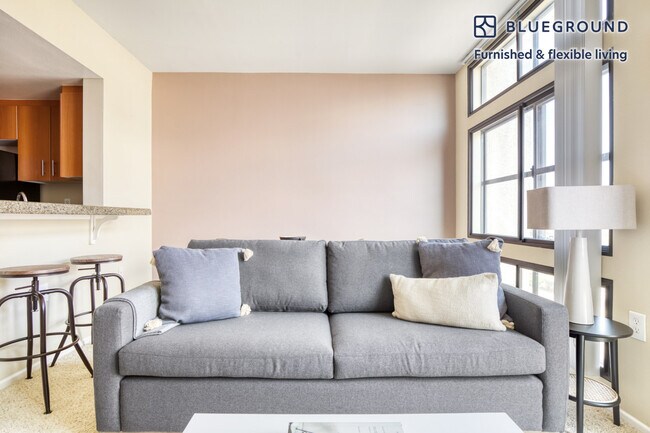 Foto del edificio - 880 N Alameda St