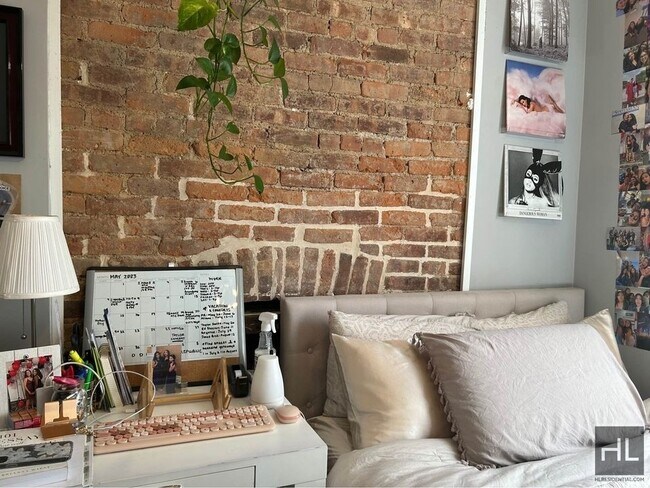 Building Photo - VERONICA PLACE