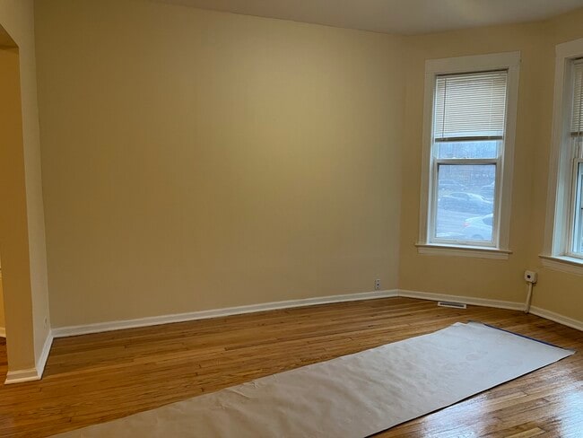 Foto del edificio - 7419 S Ingleside Ave