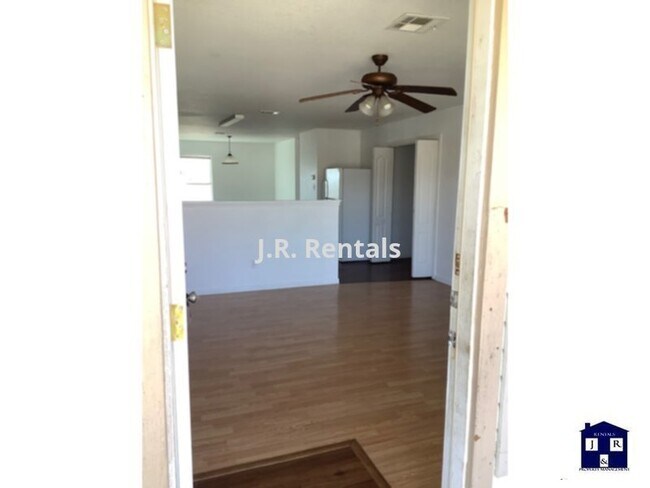 Foto del edificio - 413 Brittney Way