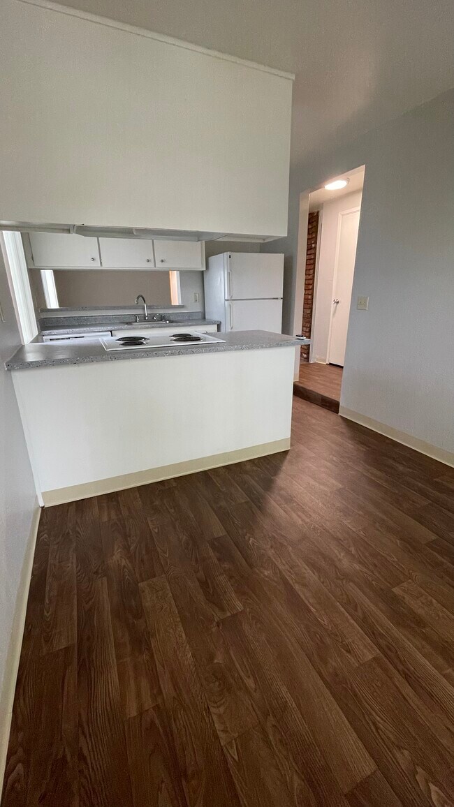 eat in kitchen - 815 18th St