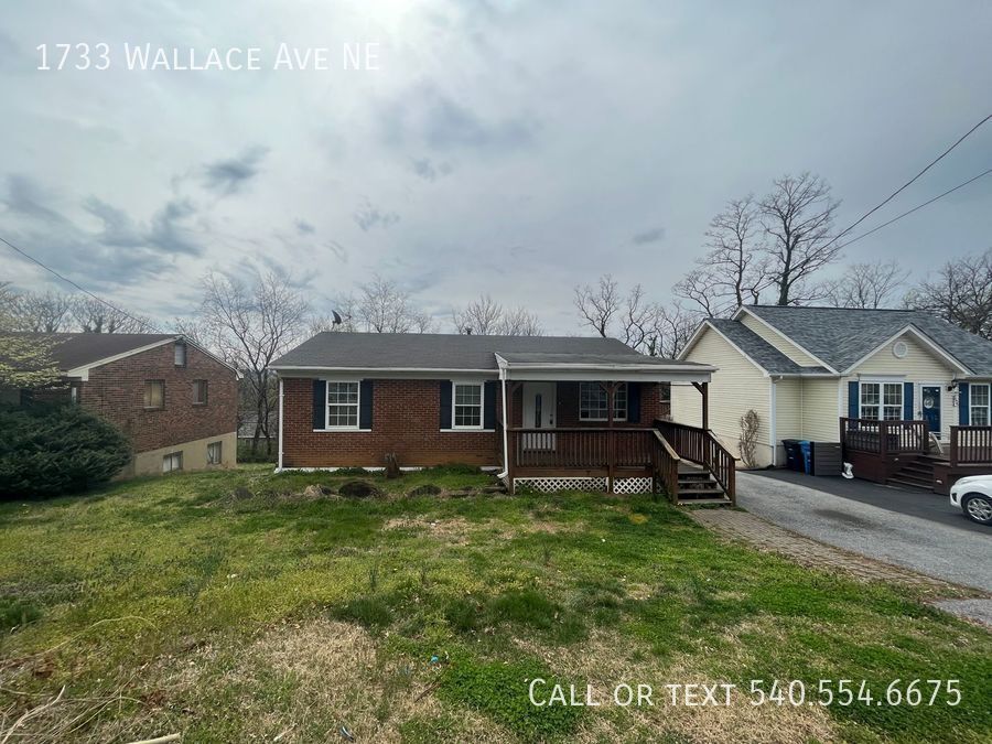 Primary Photo - 1733 Wallace Ave NE