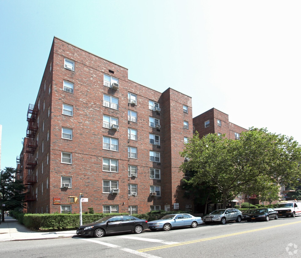 Primary Photo - 1811 Quentin Rd