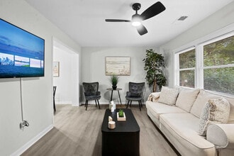 Building Photo - 310 Shelden Dr