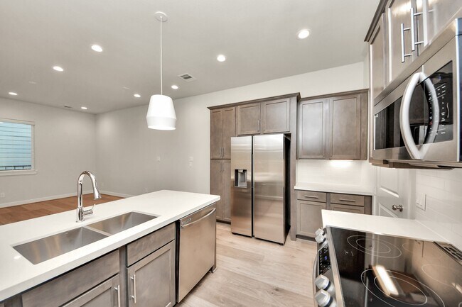 Foto del edificio - 2319 Silva Park Ln