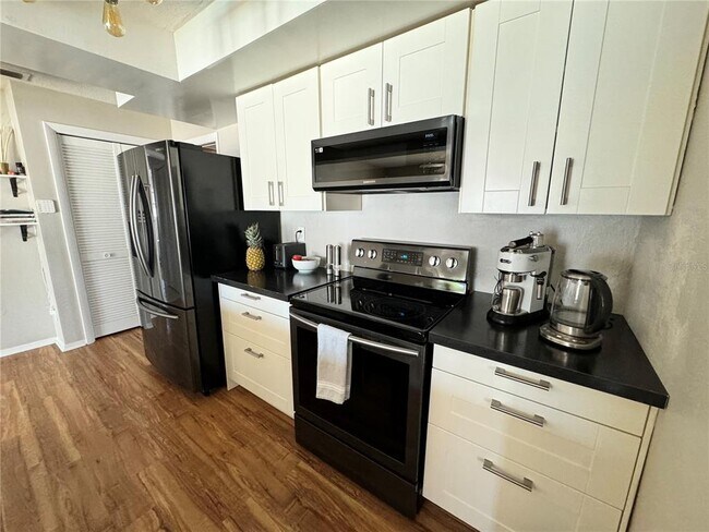 Building Photo - 13940 Antigua Dr