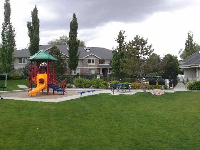 Building Photo - 1230 E Privet Dr