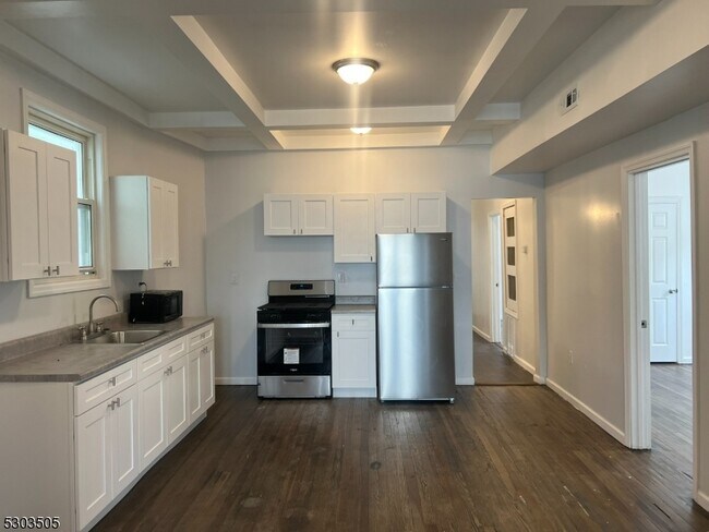 Foto del edificio - 154 Johnson Ave