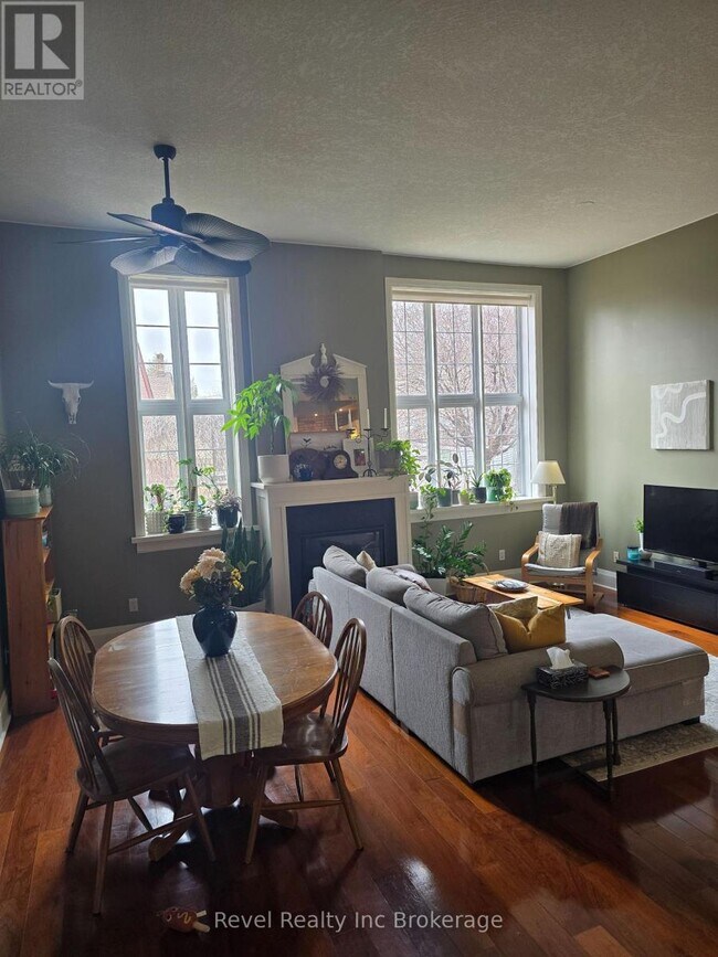 Photo du bâtiment - 81 Broadway St