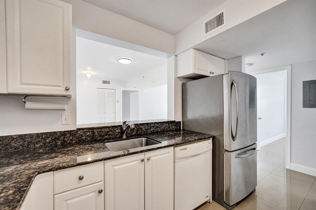 Foto del edificio - 1450 SE 3rd Ave