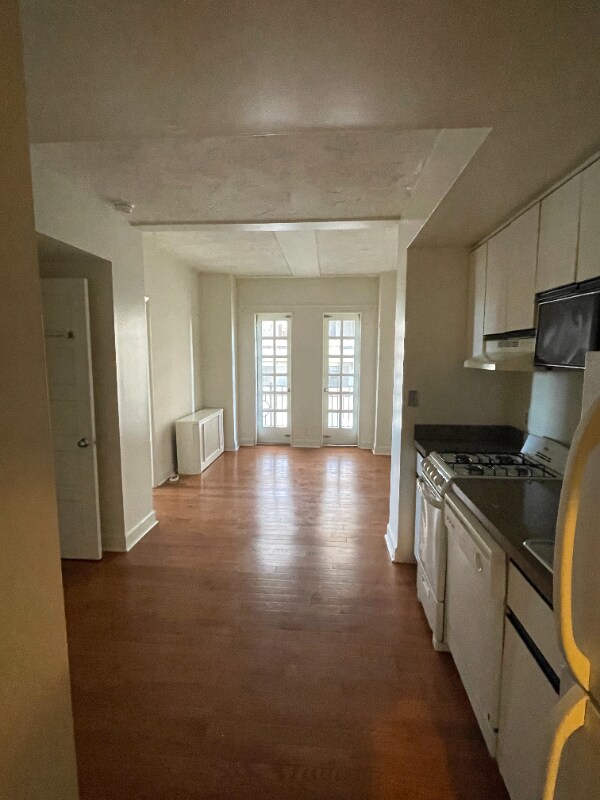 Primary Photo - 1327 Spruce St