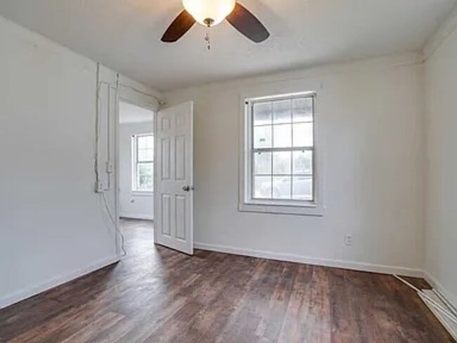 Foto del edificio - 807 E 7th Ct