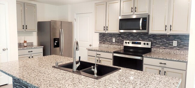 Foto del edificio - 35386 Spruce Knob Ct