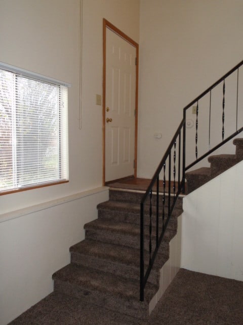 Building Photo - 1031 Charlo St