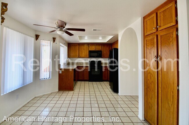 Building Photo - 4 br, 3 bath House - 12986 Isocoma Street