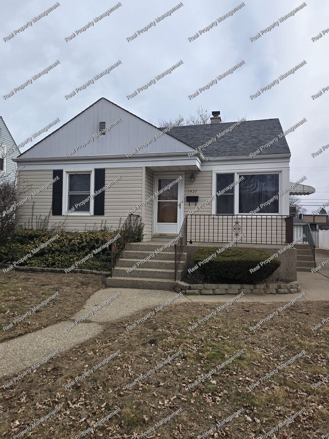 Building Photo - 7427 Magoun Ave