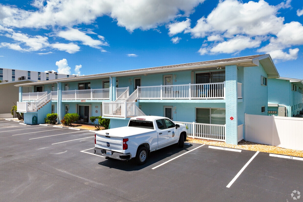 Primary Photo - La Riviere Condominiums