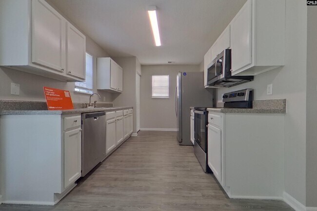 Building Photo - 390 Fox Trot Dr