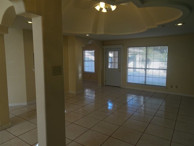 Building Photo - 524 Northstar Dr